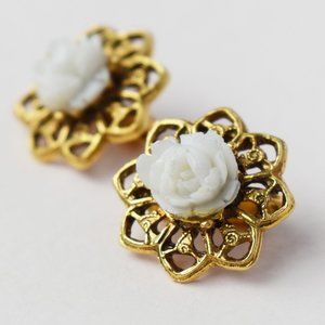 Cottagecore earrings clip on, white rose flower bridal earrings